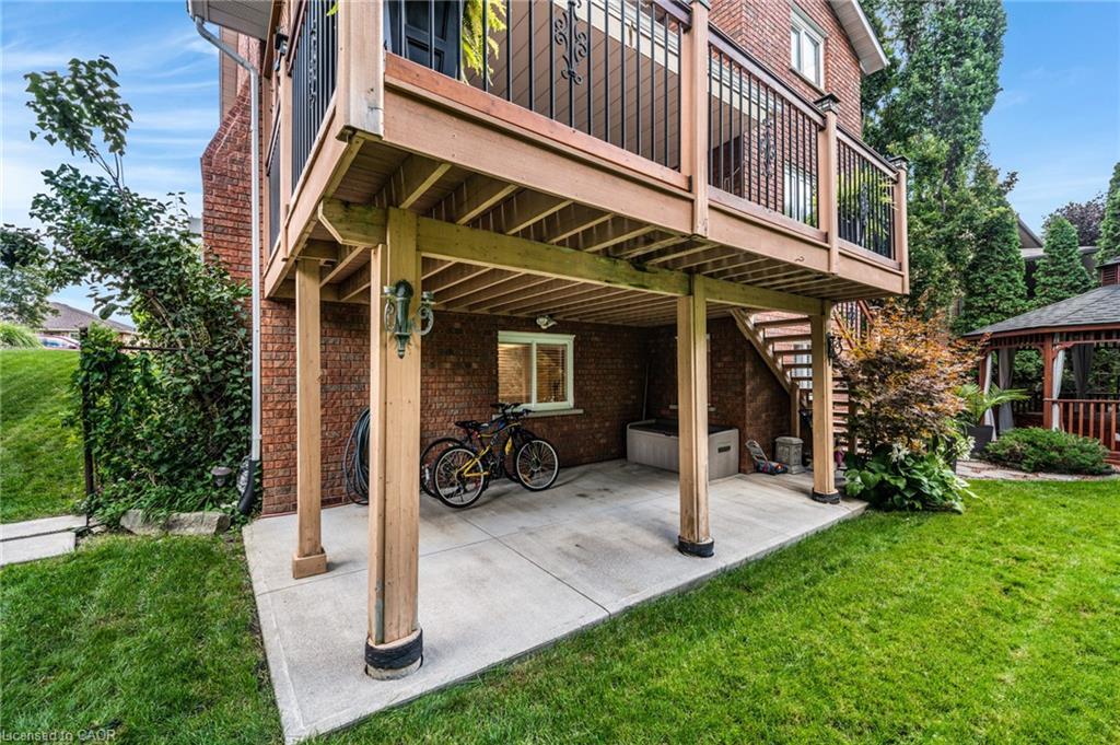 228 Michener Crescent, Kitchener, ON - Outdoor