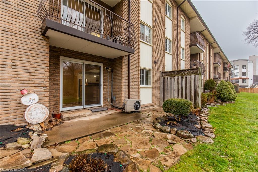 110-20 John Street, Grimsby, ON - Outdoor