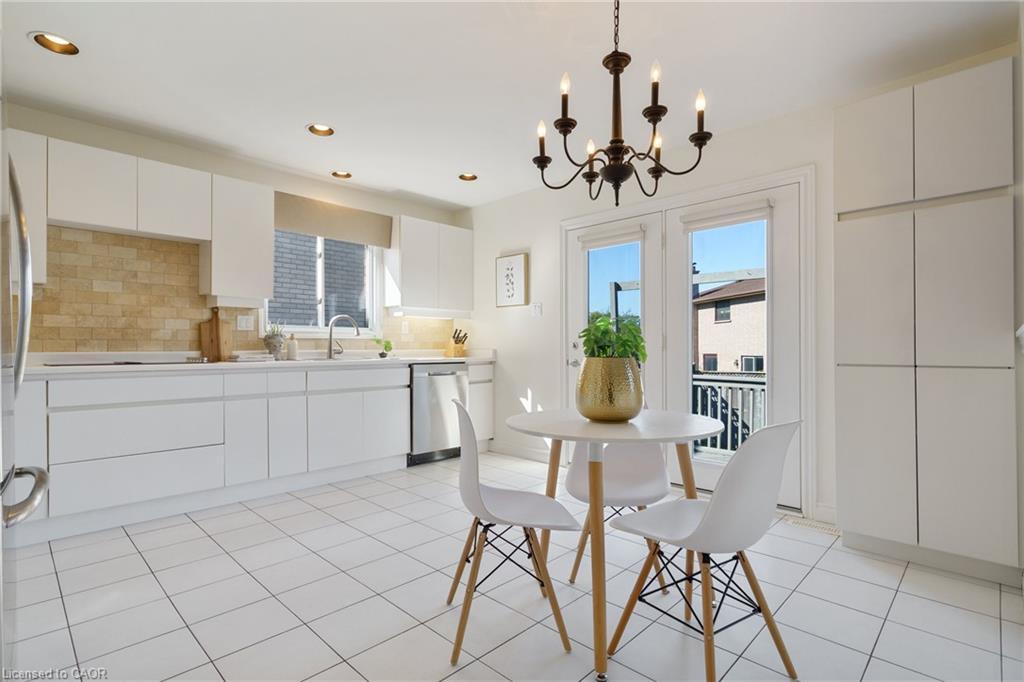 43 Glenayr Street, Hamilton, ON - Indoor Photo Showing Dining Room