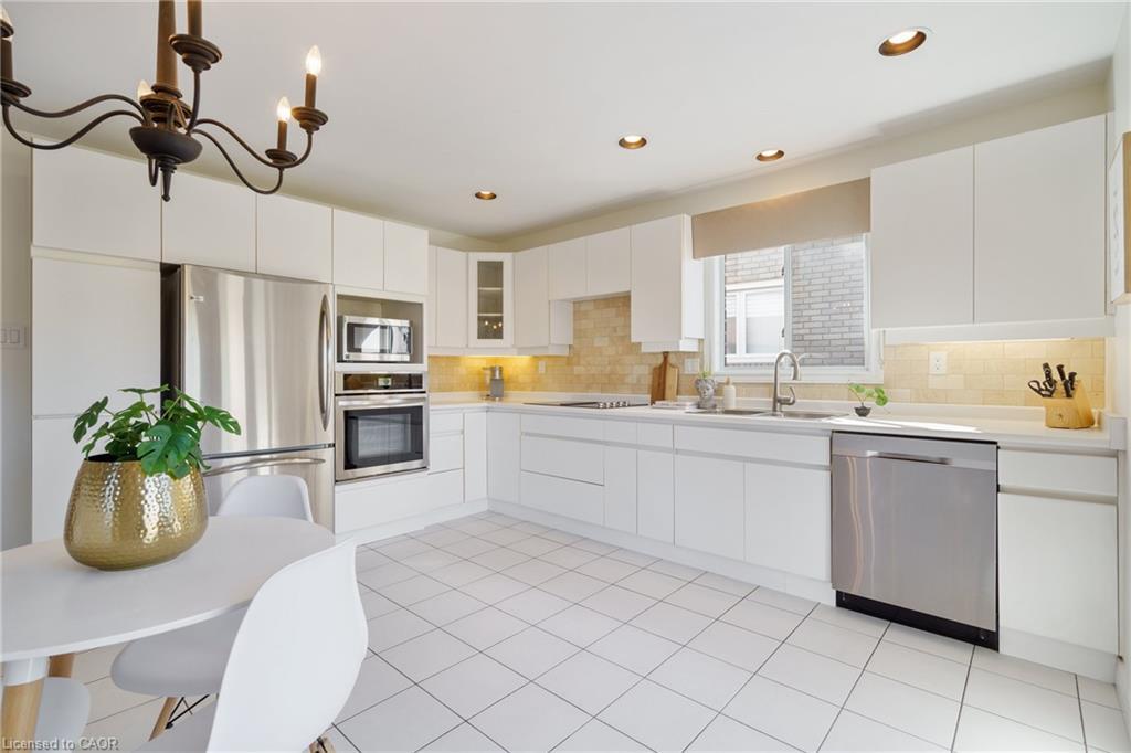 43 Glenayr Street, Hamilton, ON - Indoor Photo Showing Kitchen With Stainless Steel Kitchen