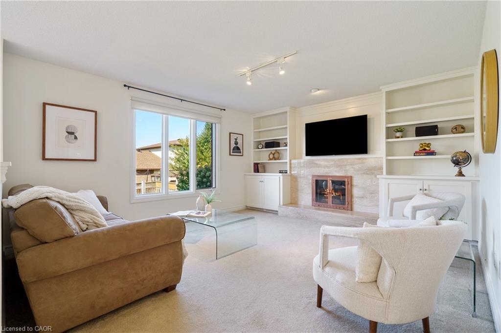 43 Glenayr Street, Hamilton, ON - Indoor Photo Showing Living Room With Fireplace