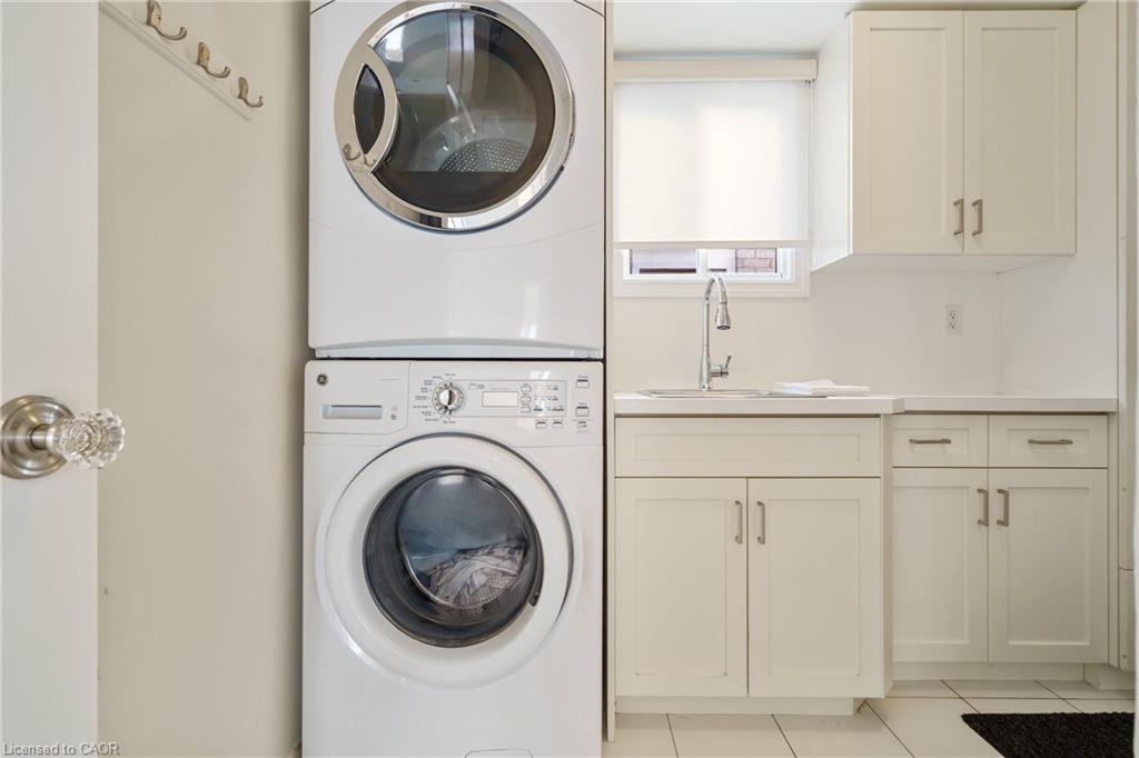 43 Glenayr Street, Hamilton, ON - Indoor Photo Showing Laundry Room