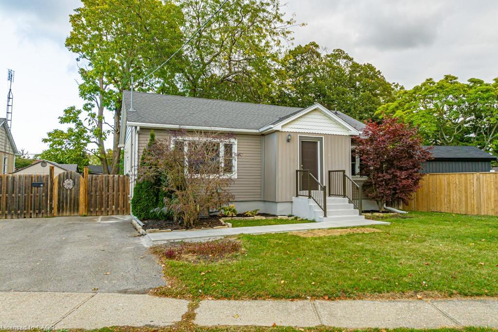 A-14 Woodbine Avenue, St. Catharines, ON - Outdoor