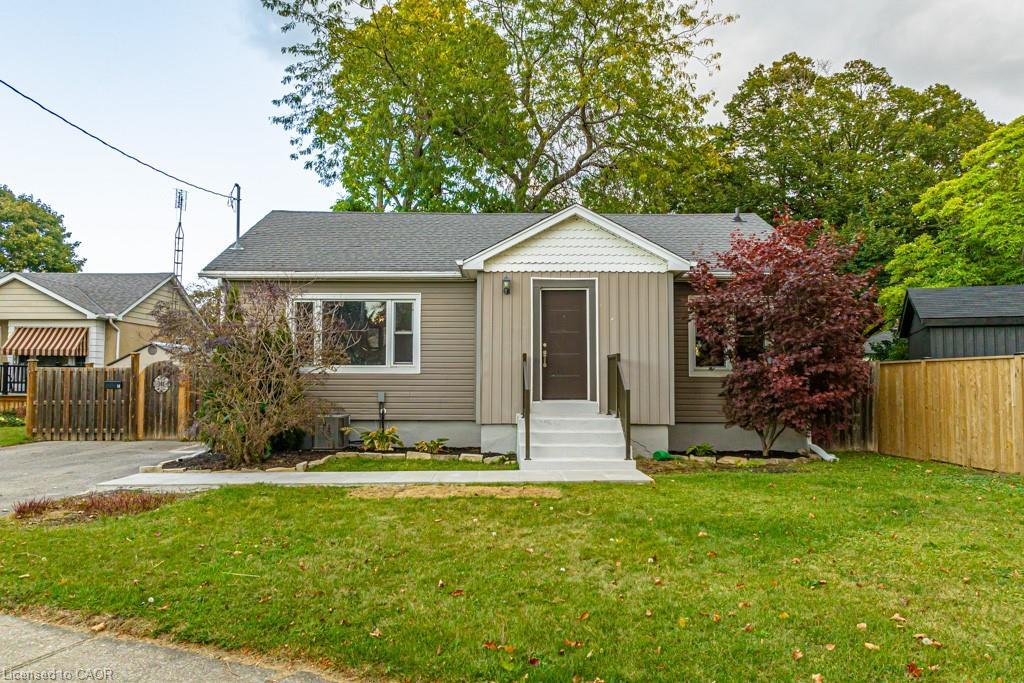 A-14 Woodbine Avenue, St. Catharines, ON - Outdoor