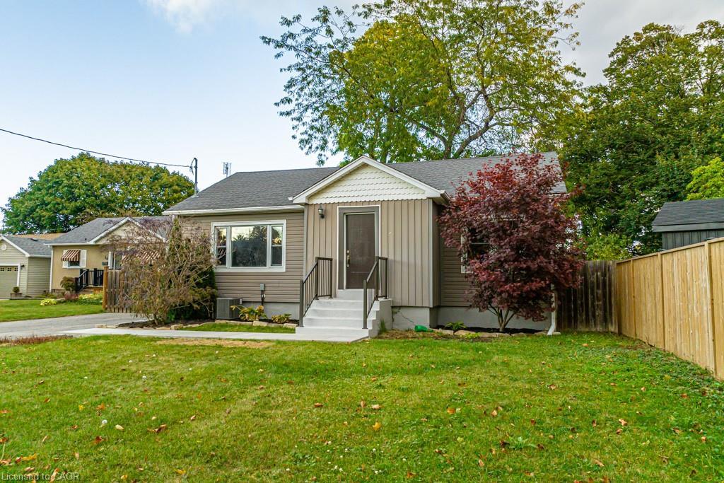 A-14 Woodbine Avenue, St. Catharines, ON - Outdoor