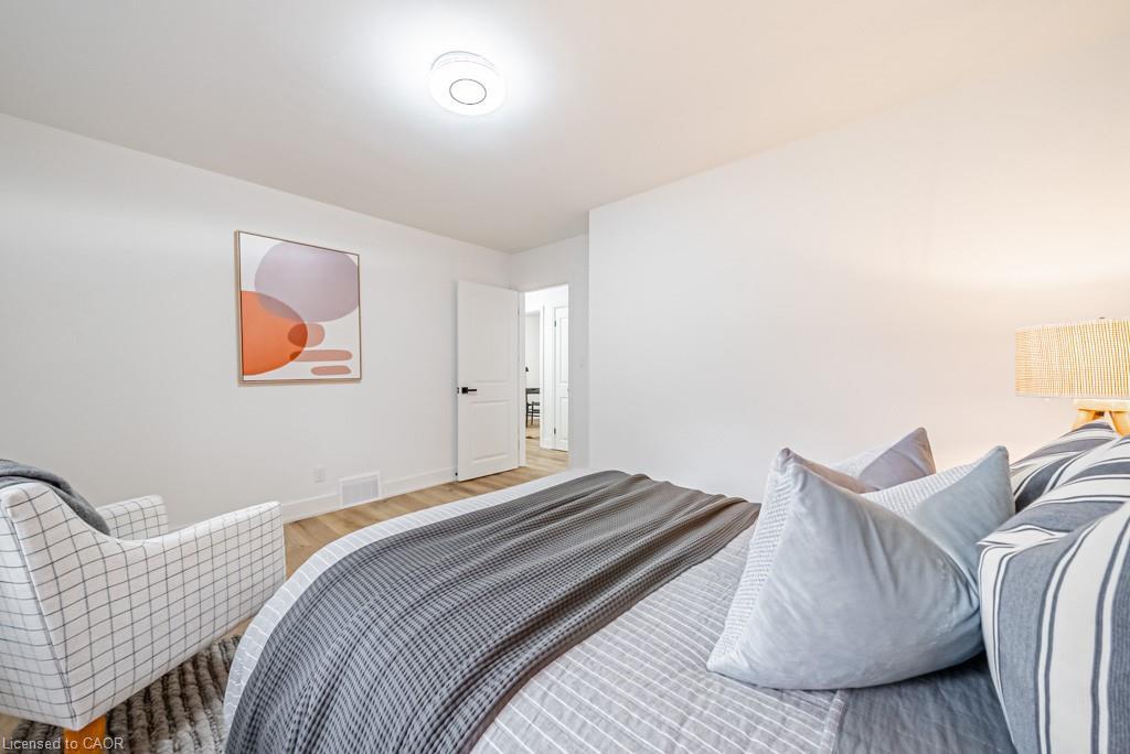 A-14 Woodbine Avenue, St. Catharines, ON - Indoor Photo Showing Bedroom