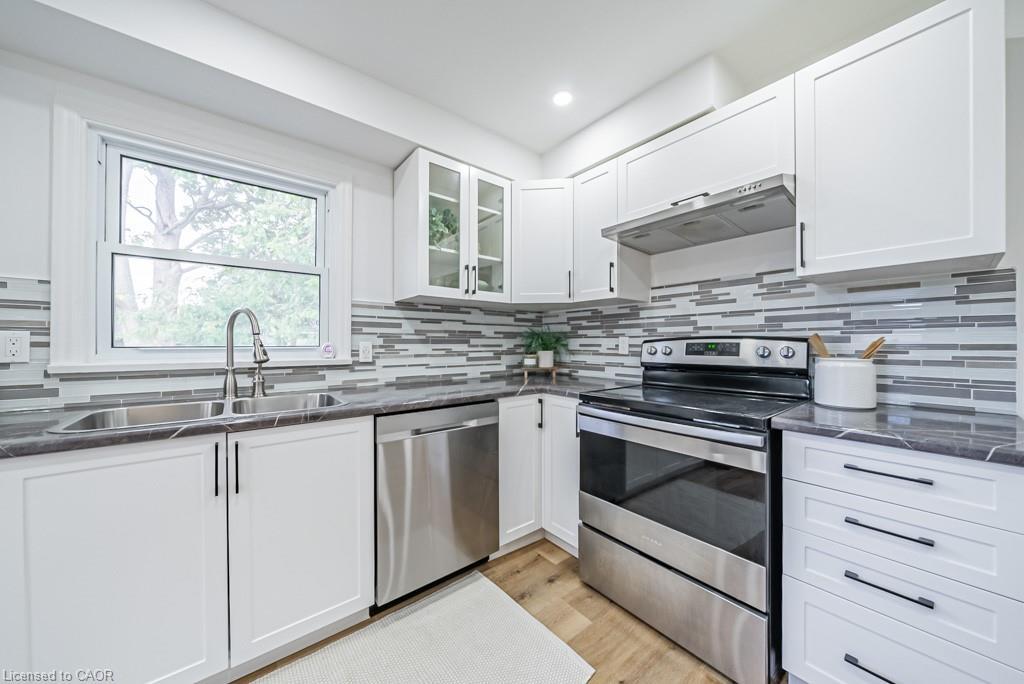 A-14 Woodbine Avenue, St. Catharines, ON - Indoor Photo Showing Kitchen With Double Sink With Upgraded Kitchen