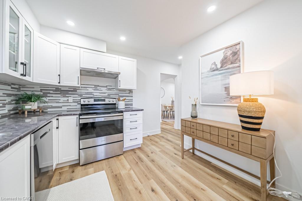 A-14 Woodbine Avenue, St. Catharines, ON - Indoor Photo Showing Kitchen With Upgraded Kitchen