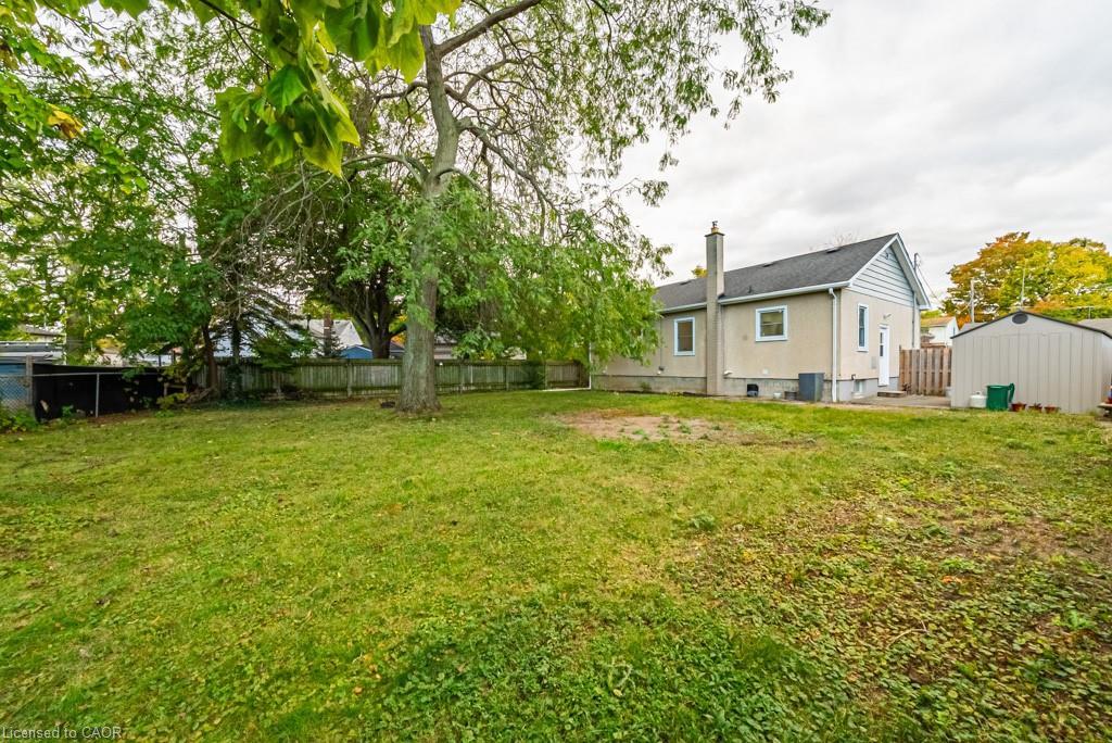 A-14 Woodbine Avenue, St. Catharines, ON - Outdoor