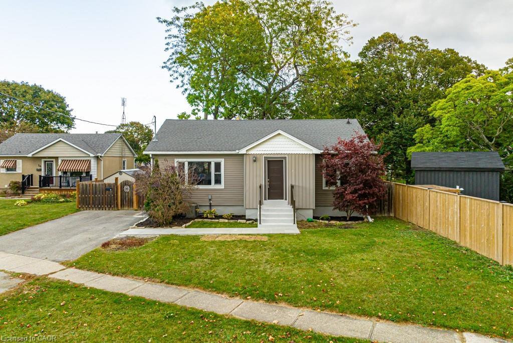 A-14 Woodbine Avenue, St. Catharines, ON - Outdoor