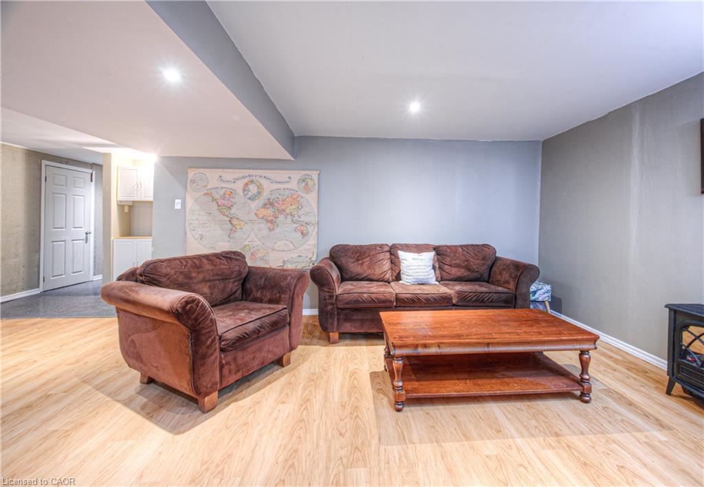 26 Esther Avenue, Cambridge, ON - Indoor Photo Showing Living Room