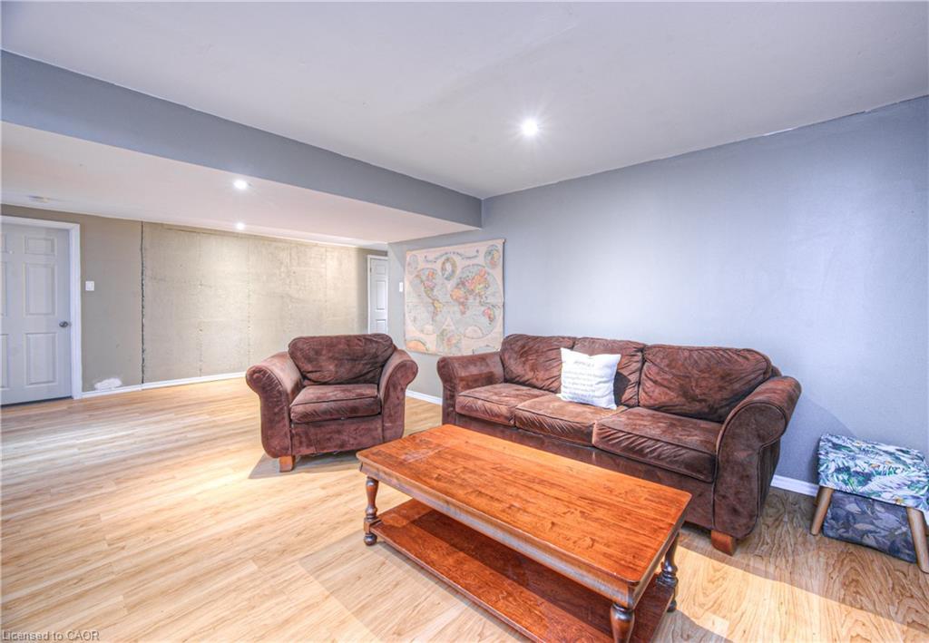 26 Esther Avenue, Cambridge, ON - Indoor Photo Showing Living Room