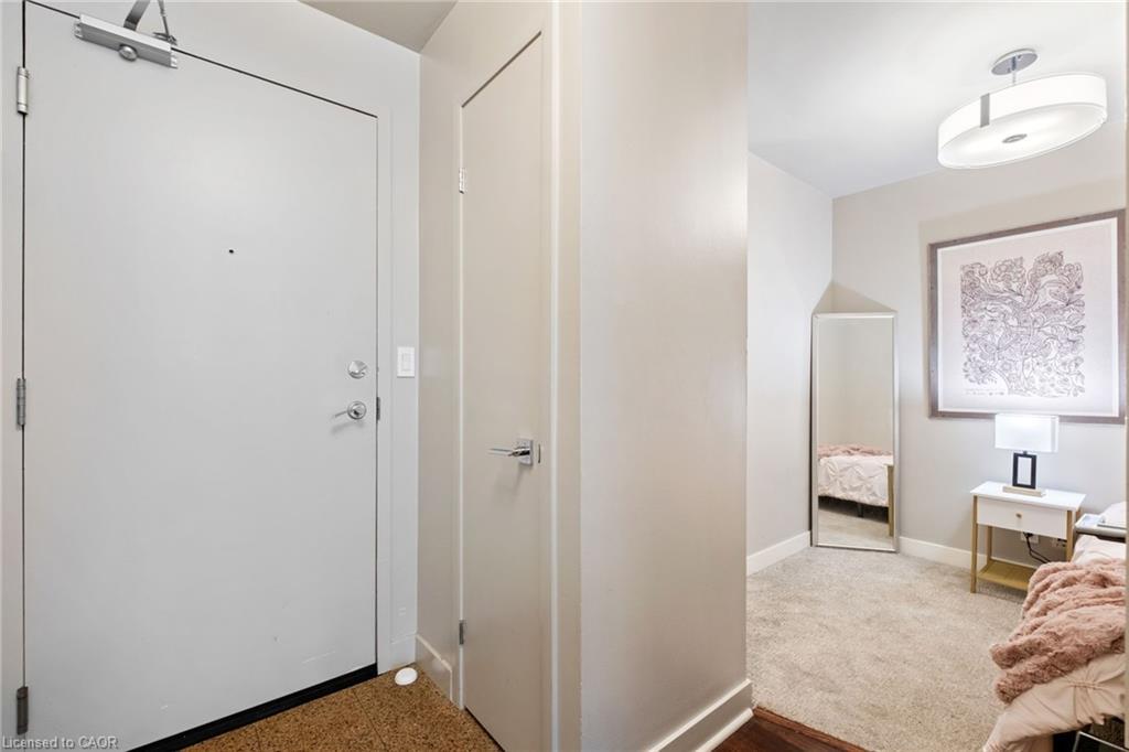 201-81 Navy Wharf Court, Toronto, ON - Indoor Photo Showing Other Room