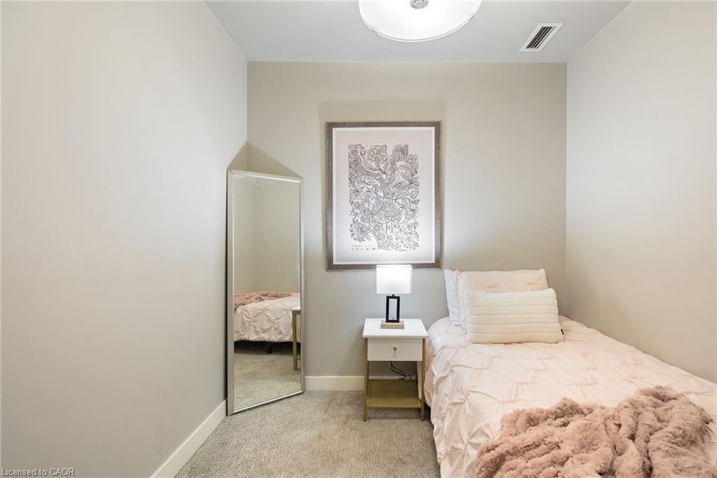 201-81 Navy Wharf Court, Toronto, ON - Indoor Photo Showing Bedroom