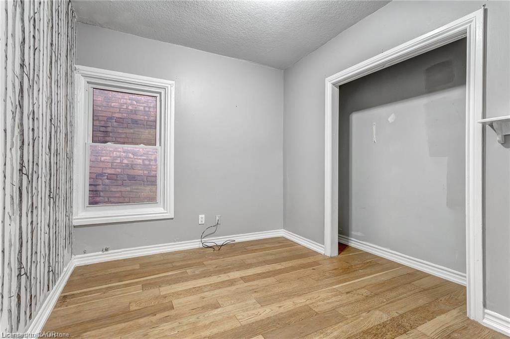 26 Madison Avenue, Hamilton, ON - Indoor Photo Showing Other Room