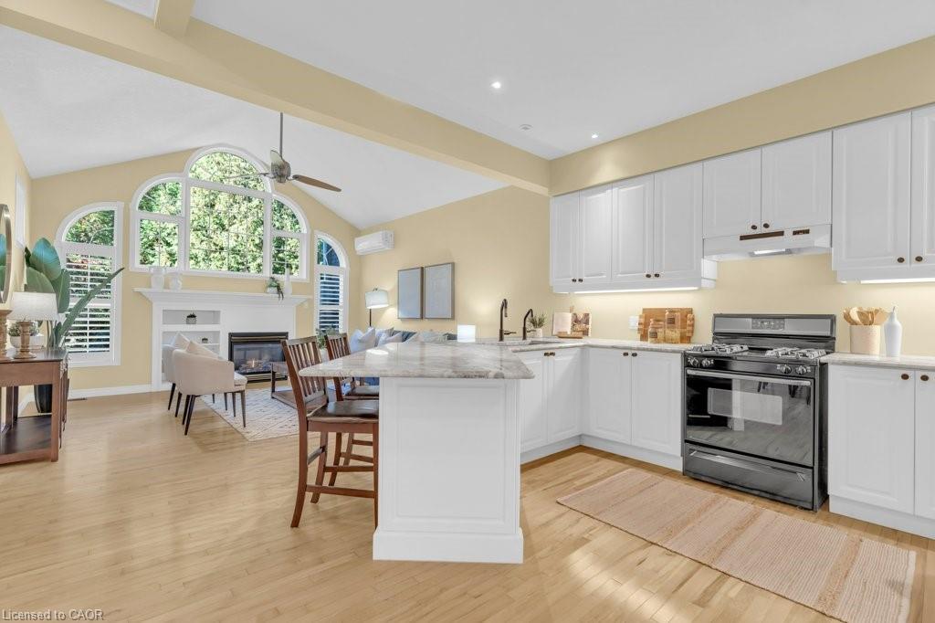 589 Winterburg Walk, Waterloo, ON - Indoor Photo Showing Kitchen