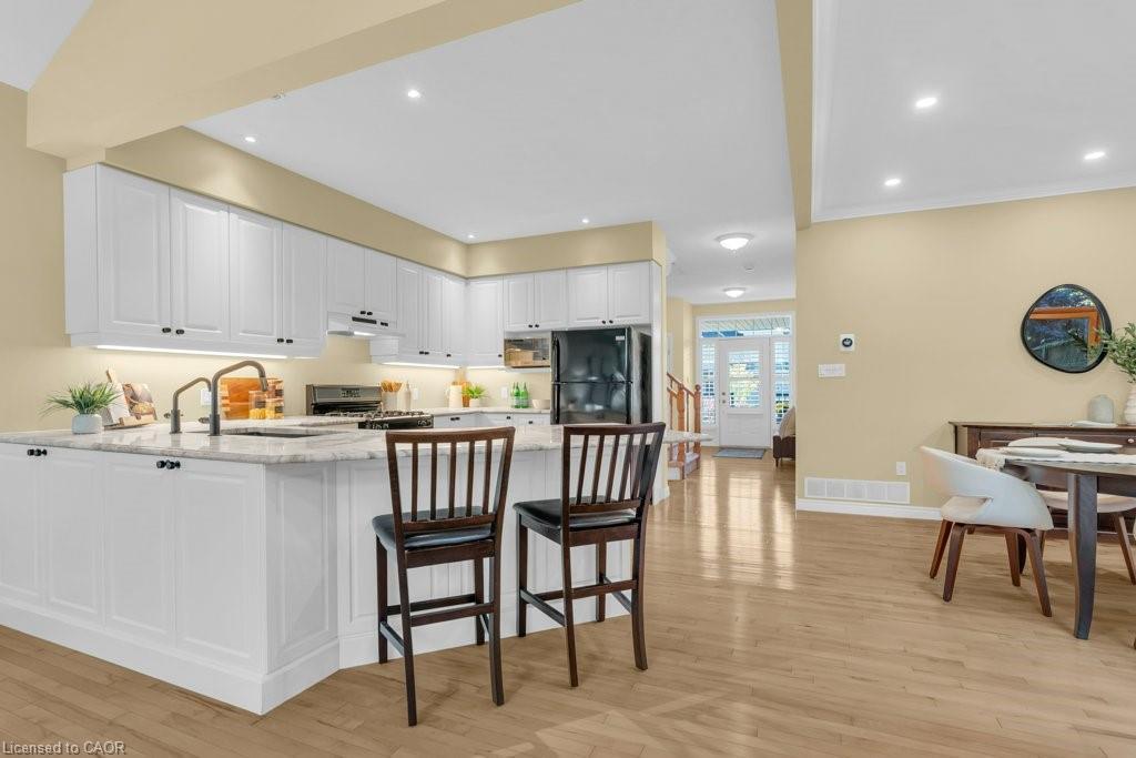 589 Winterburg Walk, Waterloo, ON - Indoor