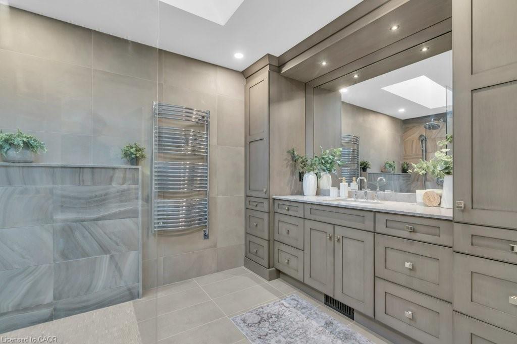 589 Winterburg Walk, Waterloo, ON - Indoor Photo Showing Bathroom