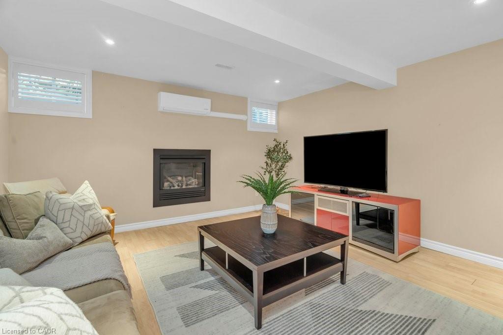589 Winterburg Walk, Waterloo, ON - Indoor With Fireplace