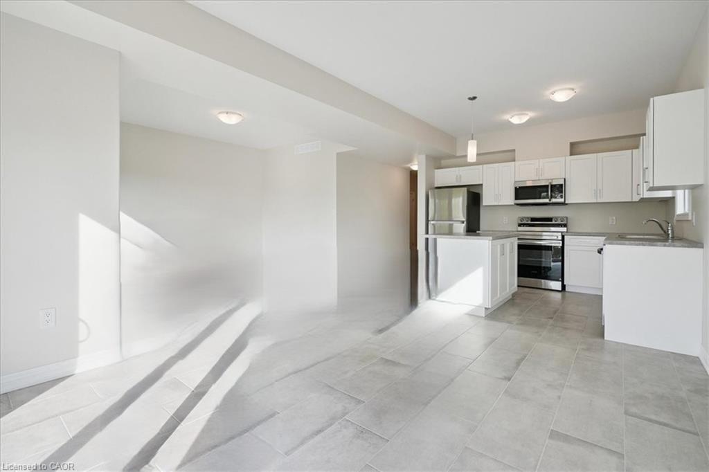 52 Wilson Drive, Thorold, ON - Indoor Photo Showing Kitchen