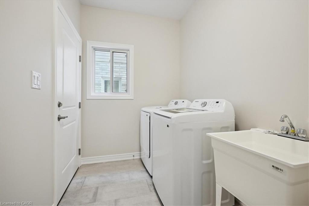 52 Wilson Drive, Thorold, ON - Indoor Photo Showing Laundry Room