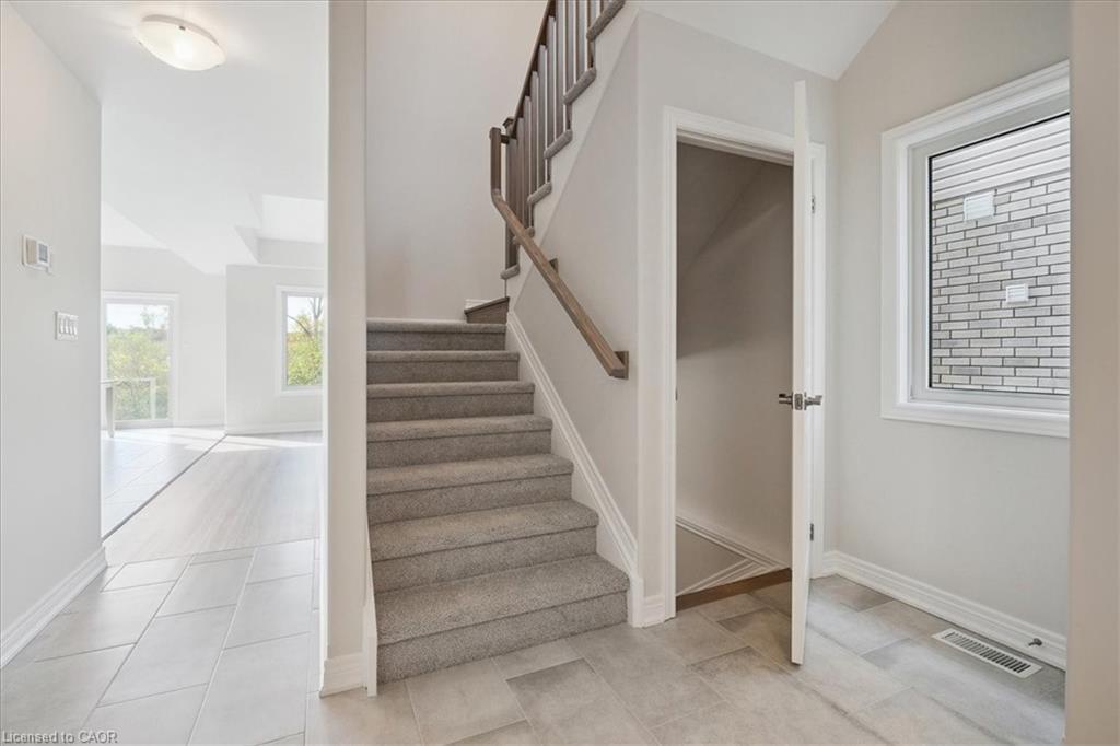 52 Wilson Drive, Thorold, ON - Indoor Photo Showing Other Room