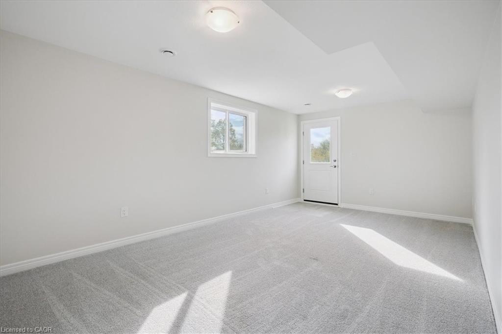 52 Wilson Drive, Thorold, ON - Indoor Photo Showing Other Room