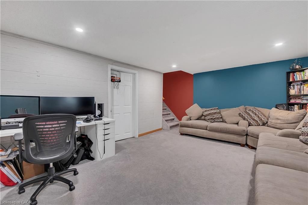 18 Riverdale Drive, Hamilton, ON - Indoor