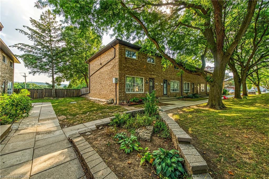 18 Riverdale Drive, Hamilton, ON - Outdoor