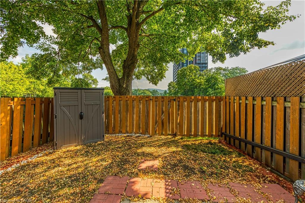 18 Riverdale Drive, Hamilton, ON - Outdoor