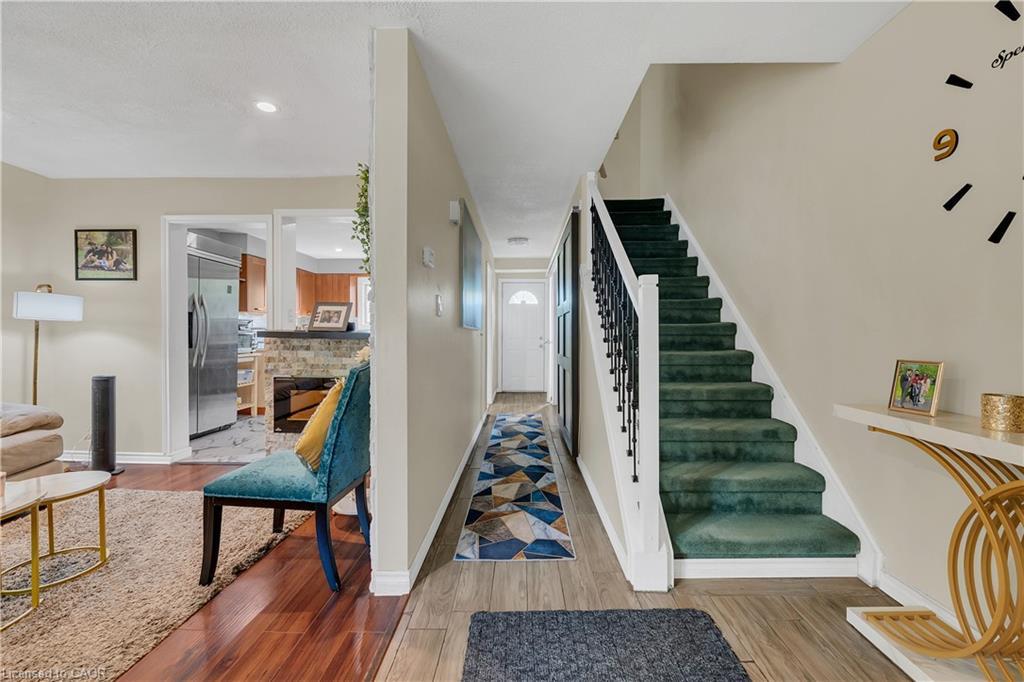 18 Riverdale Drive, Hamilton, ON - Indoor