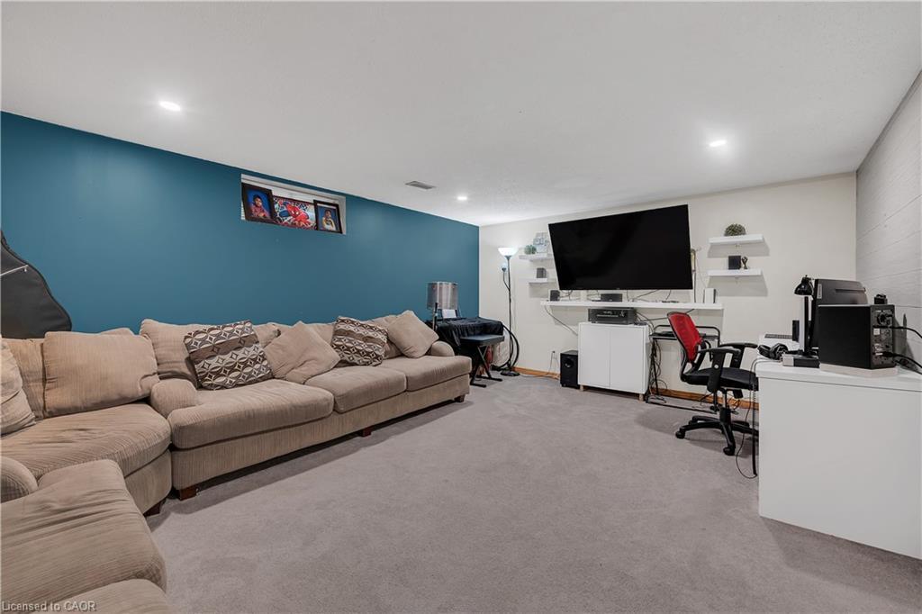 18 Riverdale Drive, Hamilton, ON - Indoor Photo Showing Basement