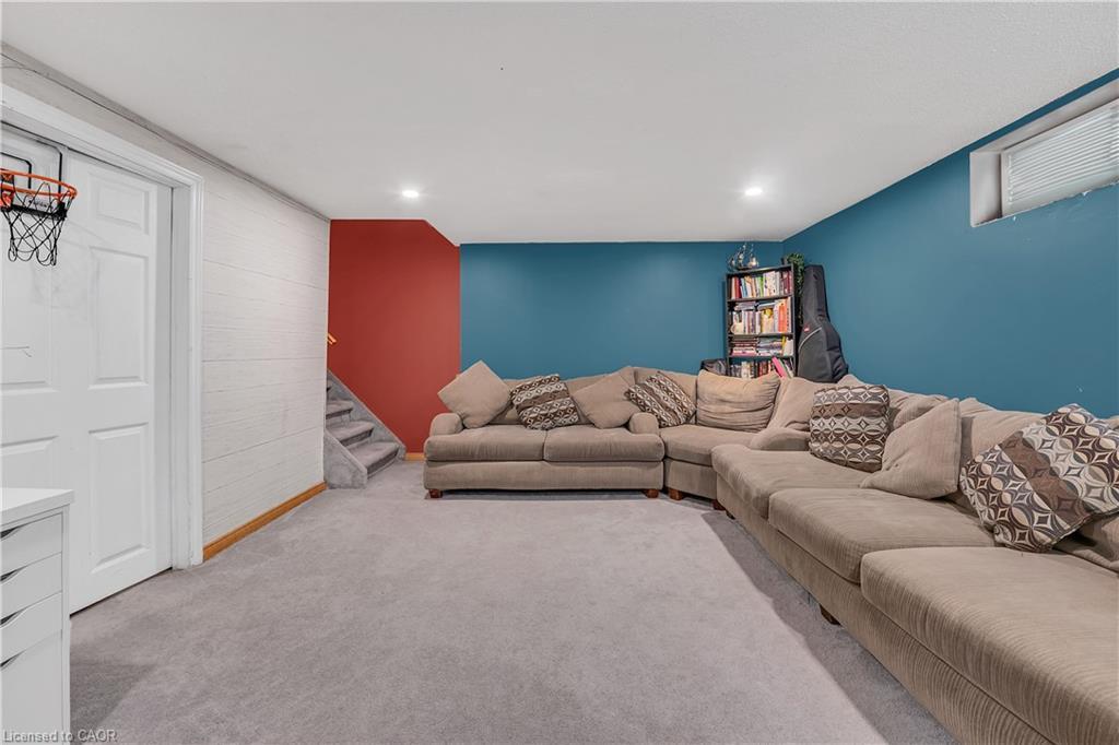 18 Riverdale Drive, Hamilton, ON - Indoor