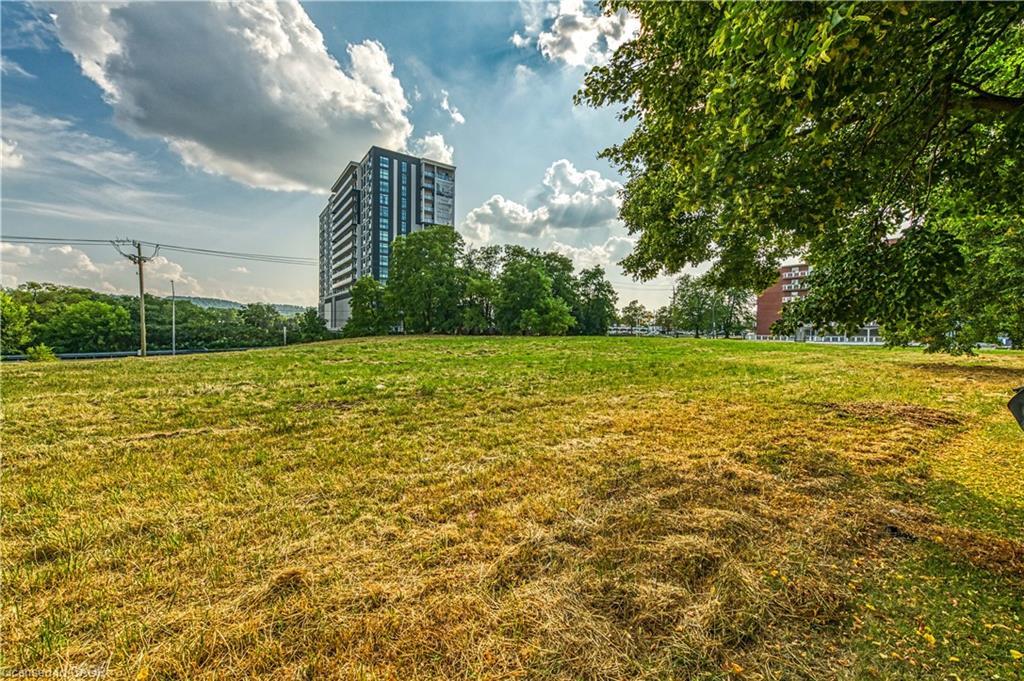 18 Riverdale Drive, Hamilton, ON - Outdoor