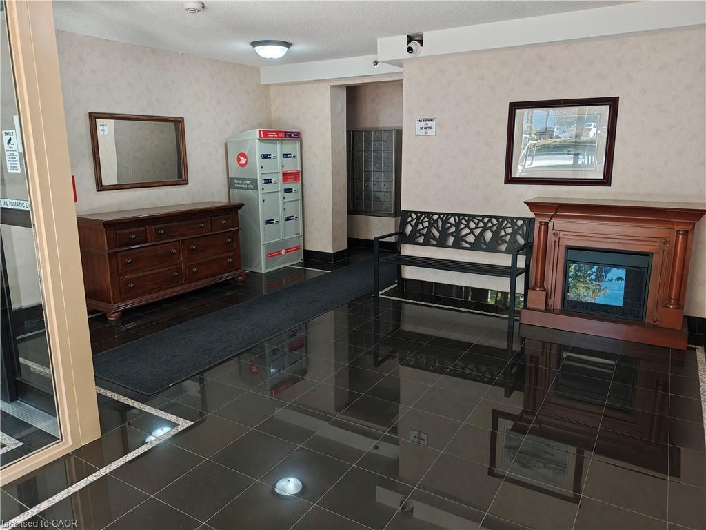 103-81 Charlton Avenue E, Hamilton, ON - Indoor Photo Showing Other Room