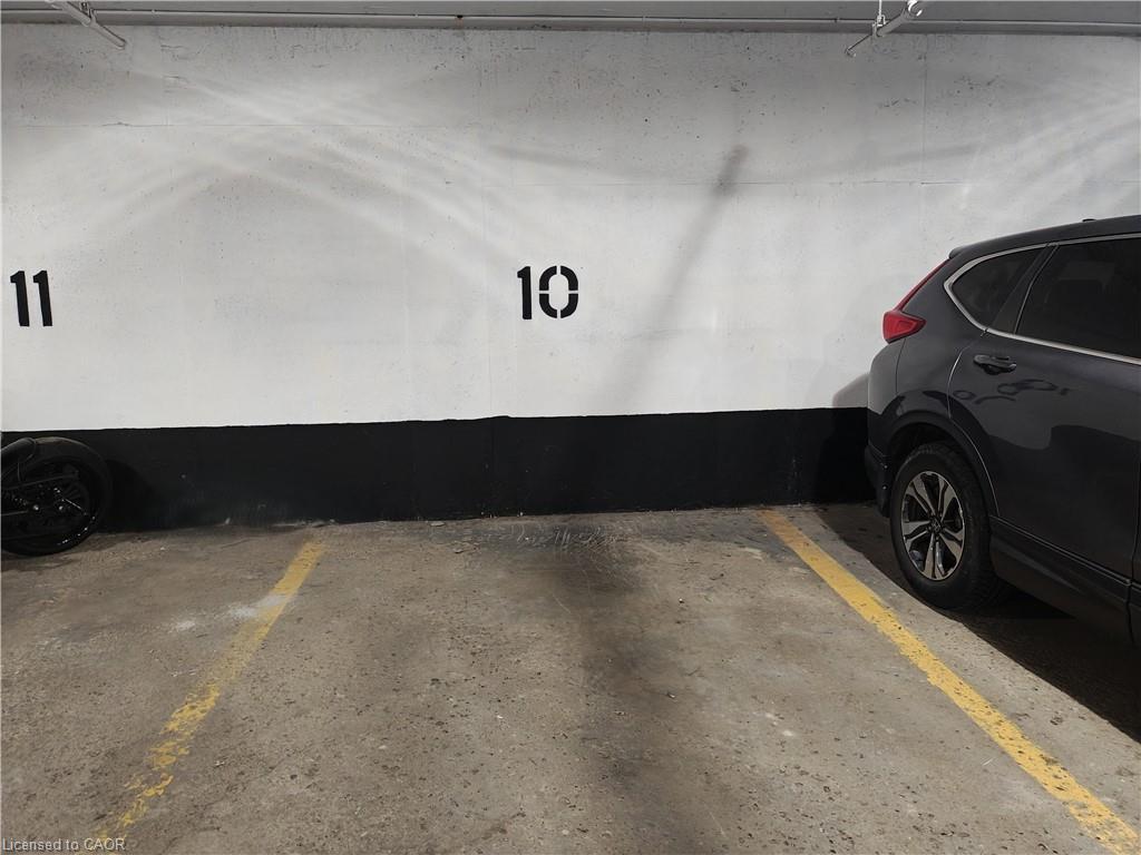 103-81 Charlton Avenue E, Hamilton, ON - Indoor Photo Showing Garage