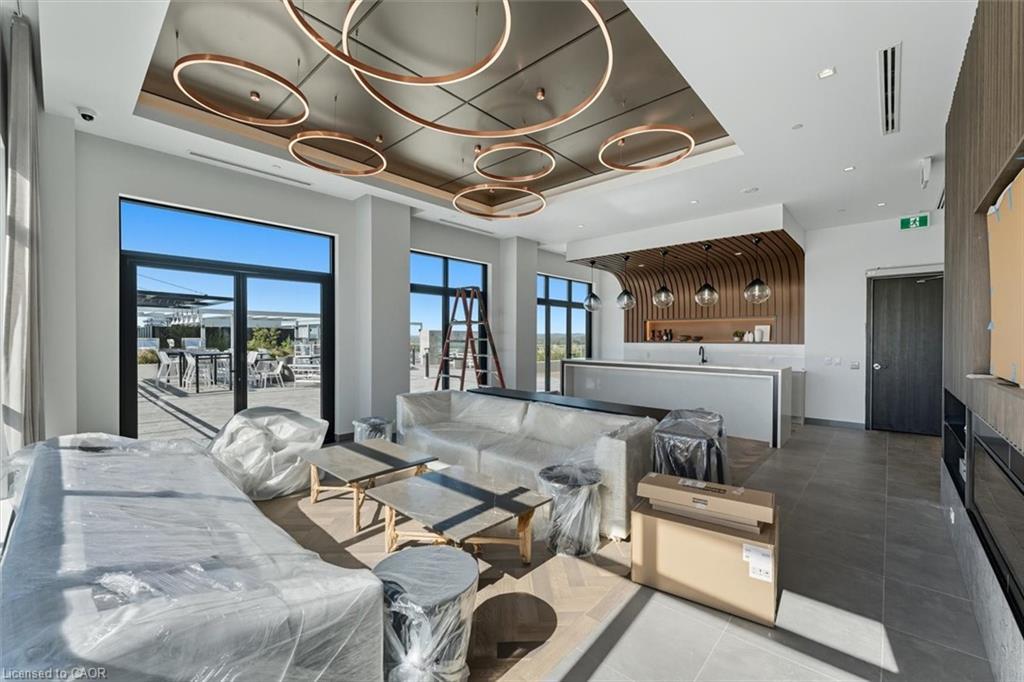 523-8888 Yonge Street, Richmond Hill, ON - Indoor