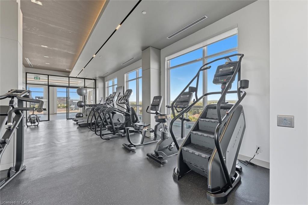 523-8888 Yonge Street, Richmond Hill, ON - Indoor Photo Showing Gym Room