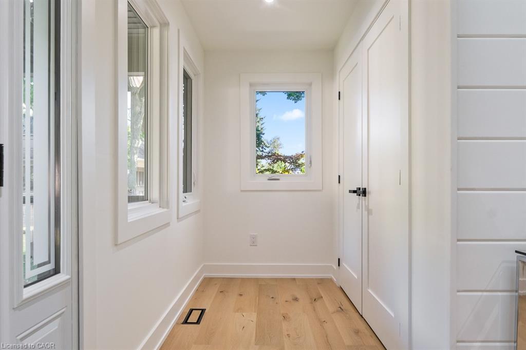 2282 Fairleigh Place, Burlington, ON - Indoor Photo Showing Other Room