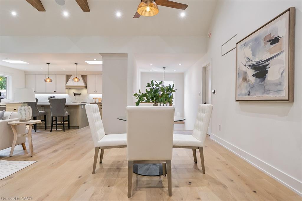 2282 Fairleigh Place, Burlington, ON - Indoor Photo Showing Dining Room