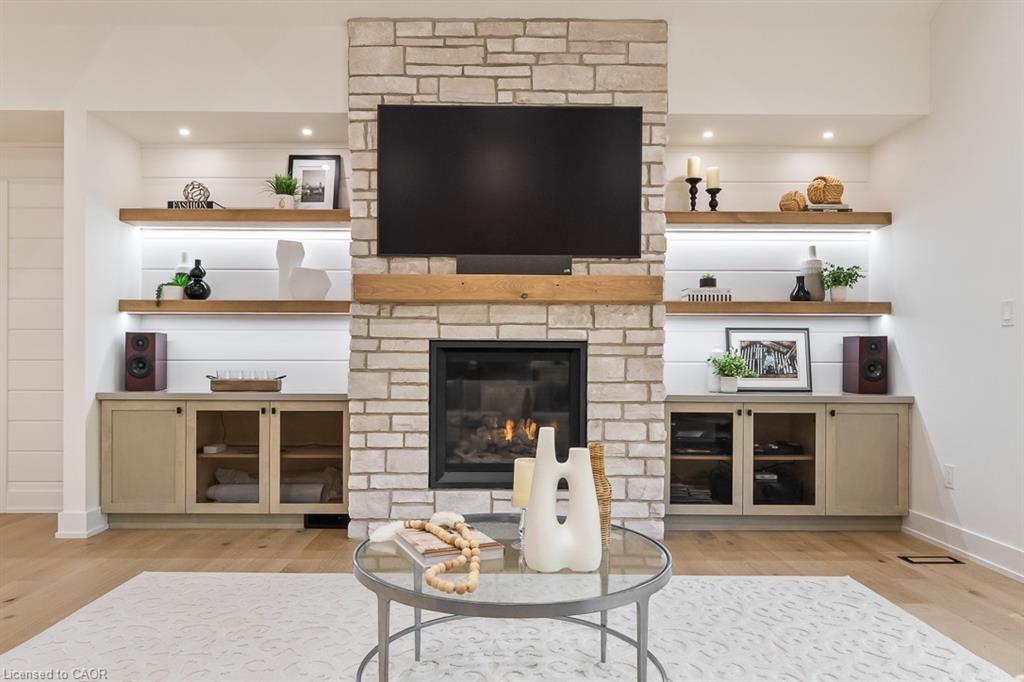 2282 Fairleigh Place, Burlington, ON - Indoor Photo Showing Living Room With Fireplace