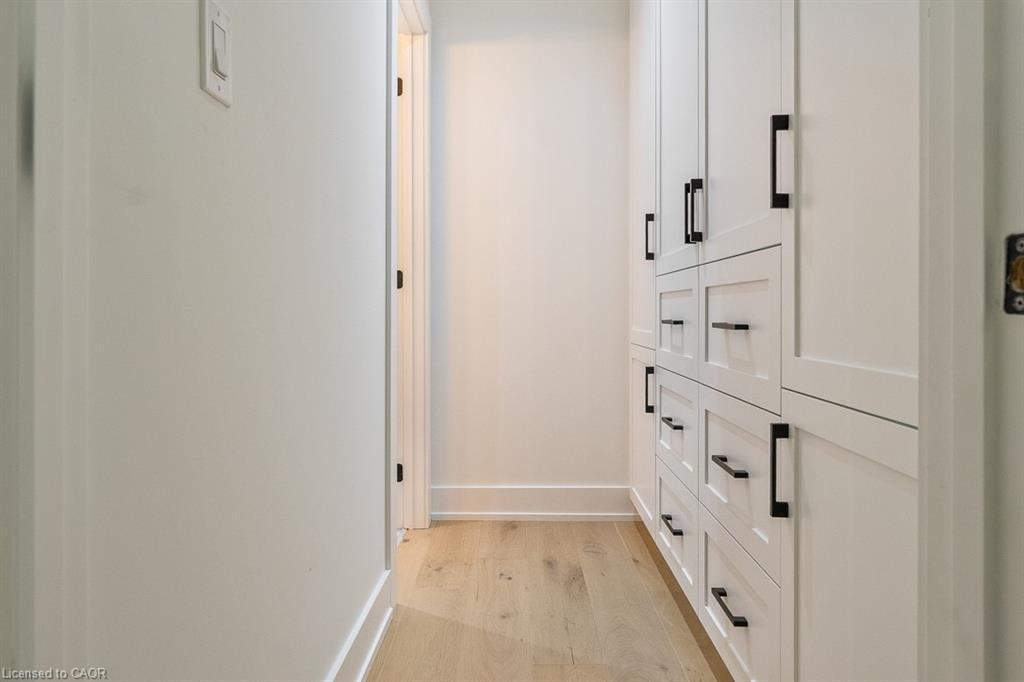 2282 Fairleigh Place, Burlington, ON - Indoor Photo Showing Other Room