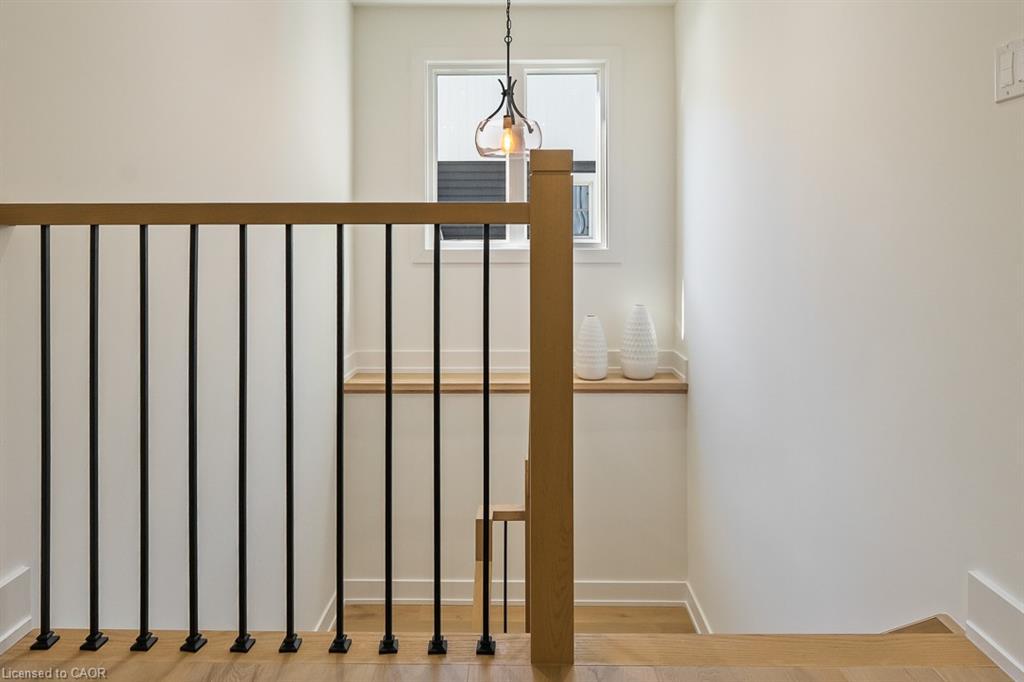 2282 Fairleigh Place, Burlington, ON - Indoor Photo Showing Other Room