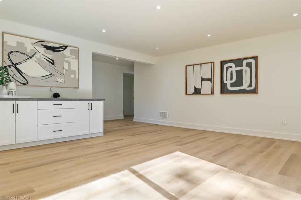2282 Fairleigh Place, Burlington, ON - Indoor