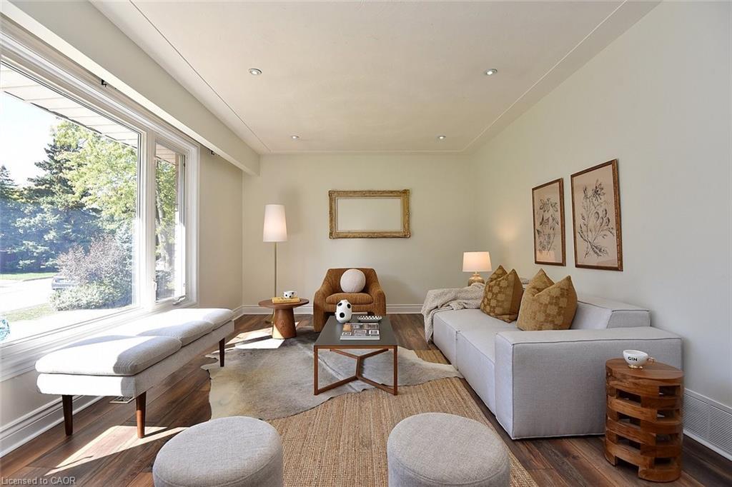 405 Erindale Drive, Burlington, ON - Indoor Photo Showing Living Room