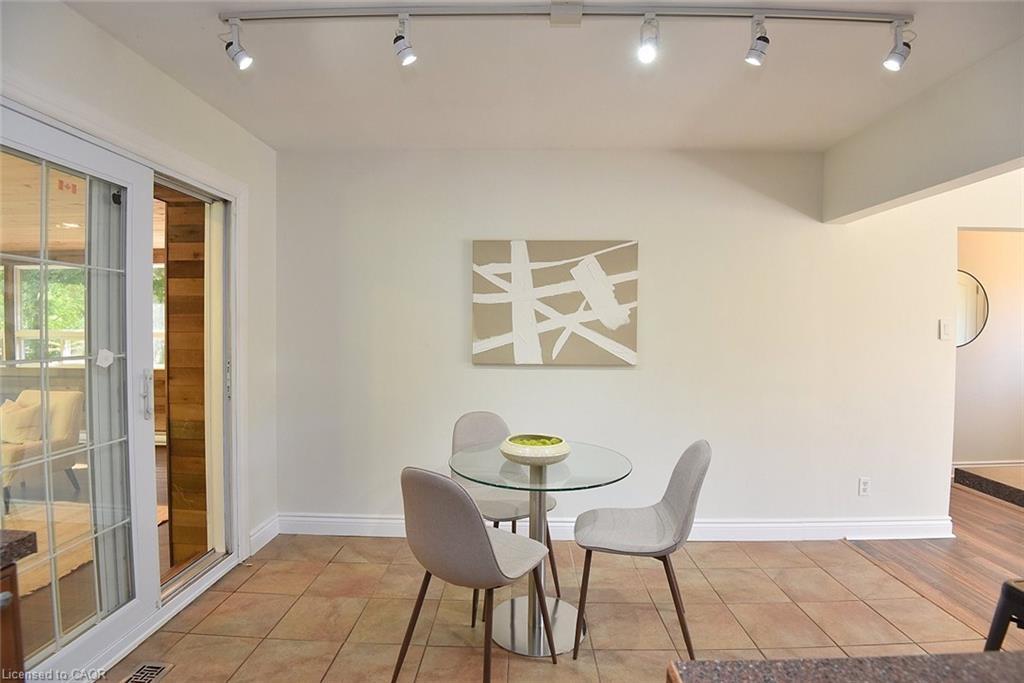 405 Erindale Drive, Burlington, ON - Indoor Photo Showing Dining Room