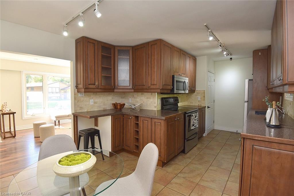 405 Erindale Drive, Burlington, ON - Indoor Photo Showing Kitchen