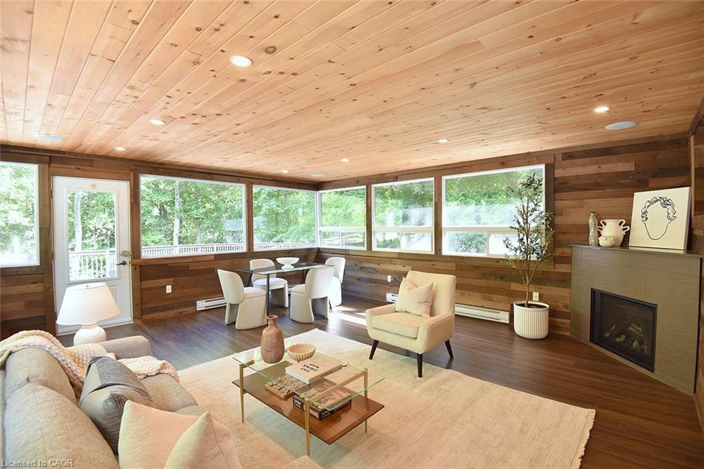 405 Erindale Drive, Burlington, ON - Indoor Photo Showing Living Room With Fireplace