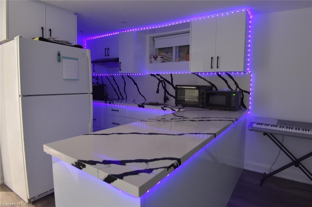 405 Erindale Drive, Burlington, ON - Indoor Photo Showing Other Room