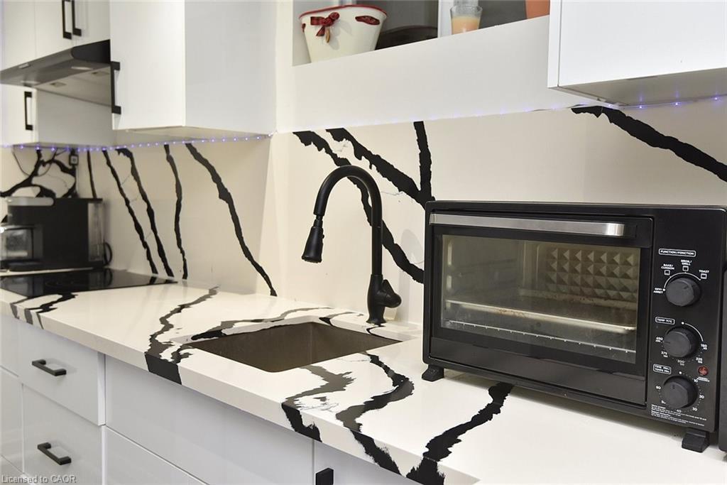 405 Erindale Drive, Burlington, ON - Indoor